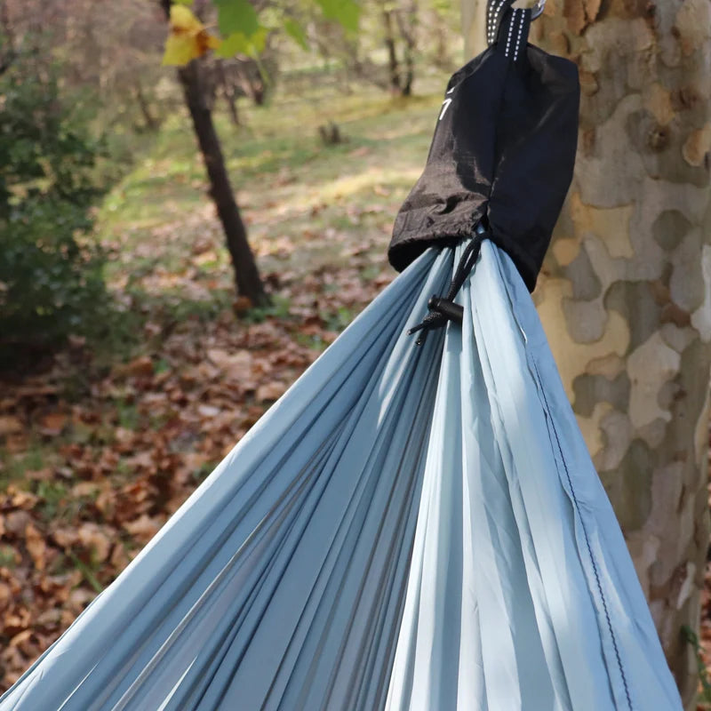 RestTrail - detalle del nylon de paracaídas y correas de sujeción
